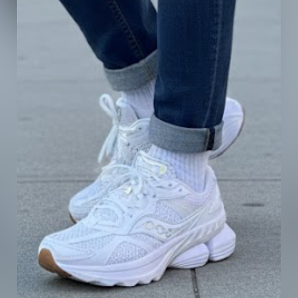 Saucony Grid NXT Originals  White Sneakers.Unisex NWBox Size 7.5Women 
Size 6Men